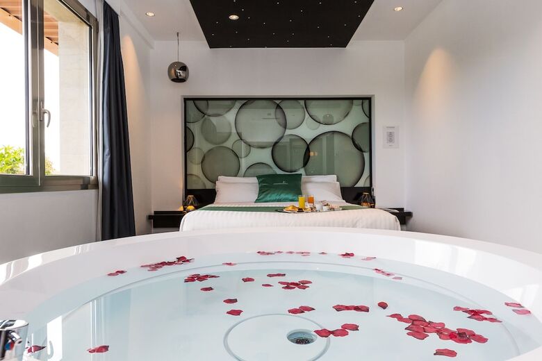 Jc Contemporary Hotel