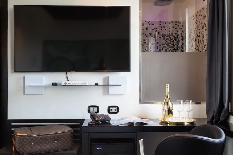 Jc Contemporary Hotel