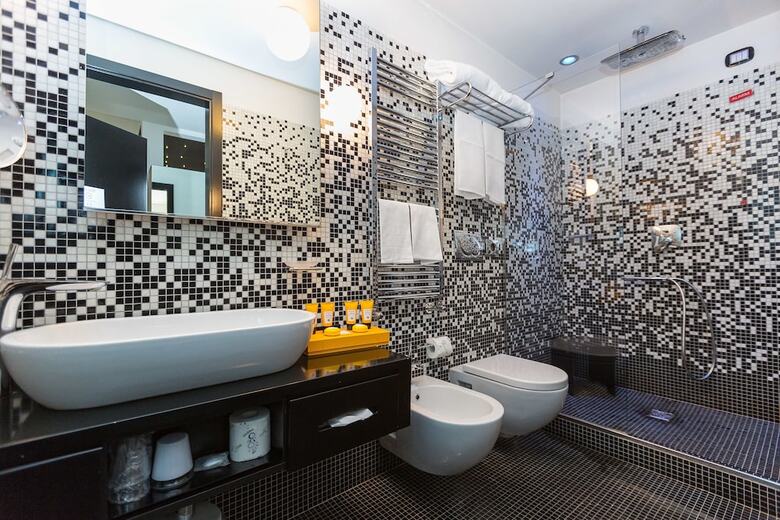 Jc Contemporary Hotel
