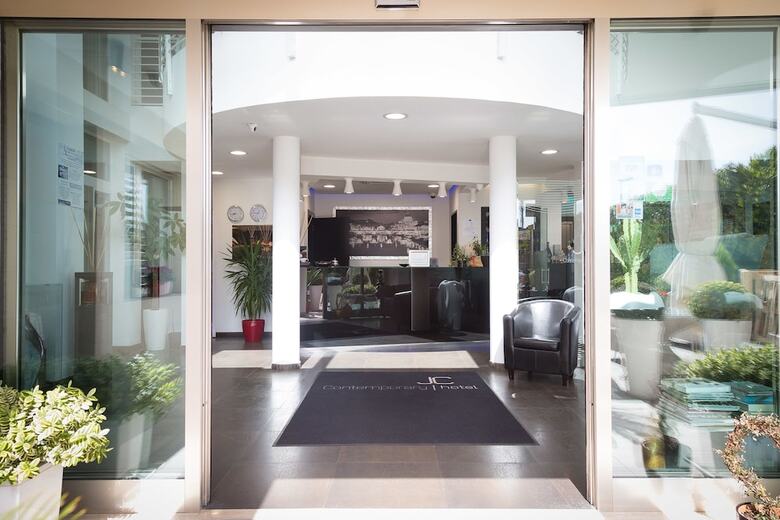 Jc Contemporary Hotel