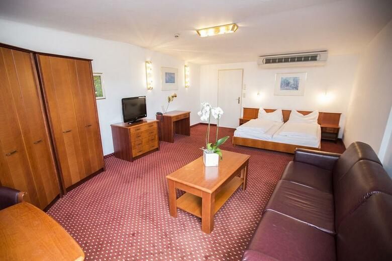 Hotel Carlton Opera