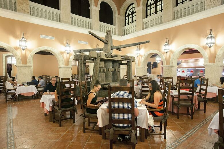 Hotel Majestic Elegance Punta Cana - Luxury All Inclusive