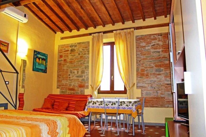 Max Apartments