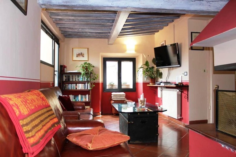 Max Apartments