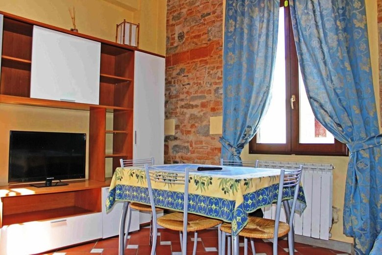 Max Apartments