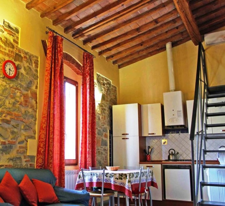 Max Apartments