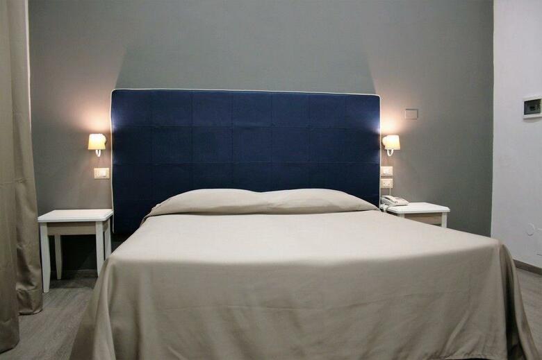 Hotel Magenta