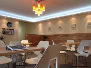Corvin Plaza Apartments And Suites