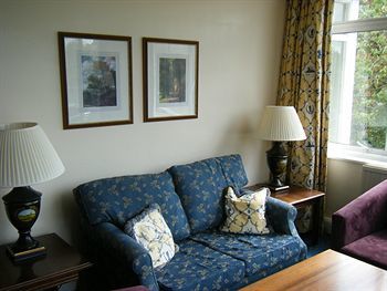 Hotel Upper Reaches (.)