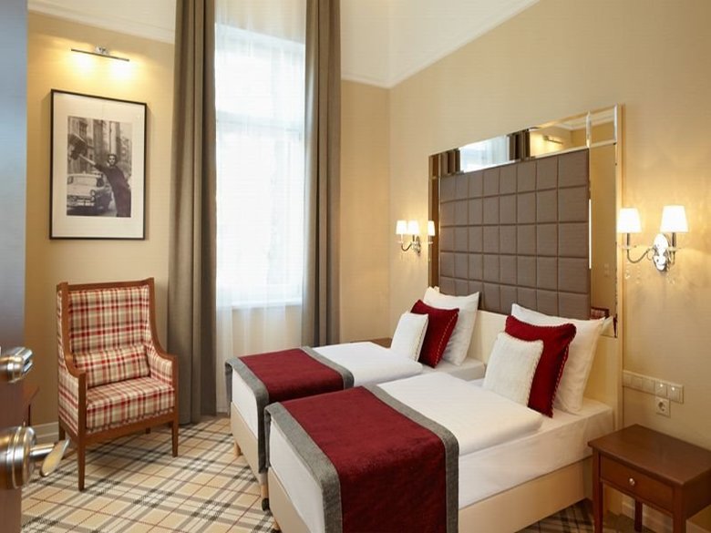 Mirage Fashion Hotel