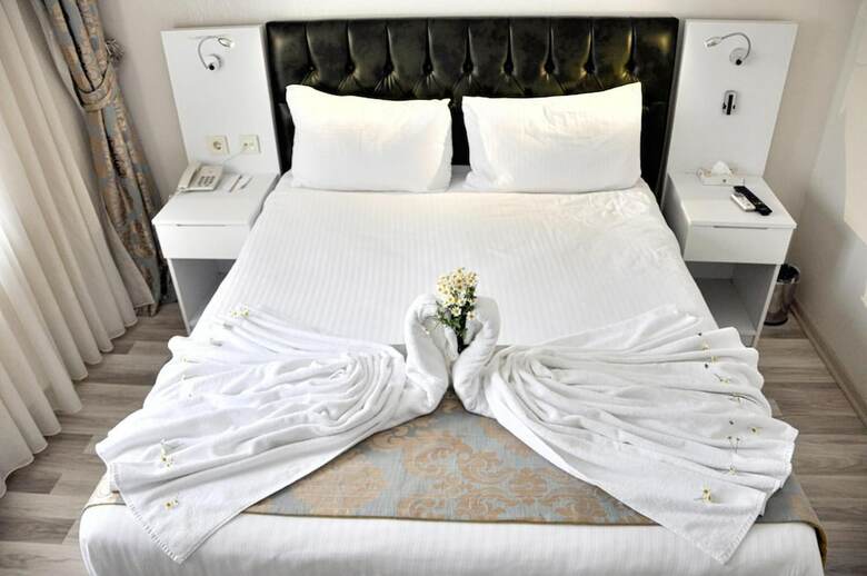 Monarch Hotel