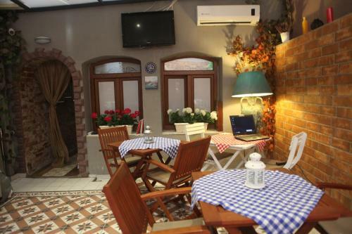 Tom Square Boutique Hotel