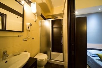 Hotel Mikale Rooms
