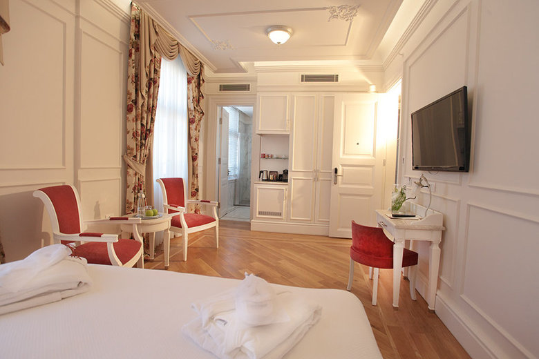 Corinne Hotel