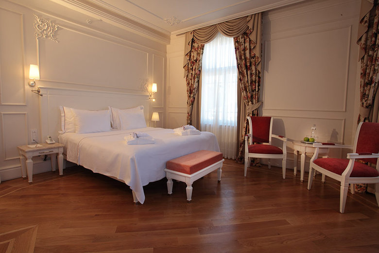 Corinne Hotel
