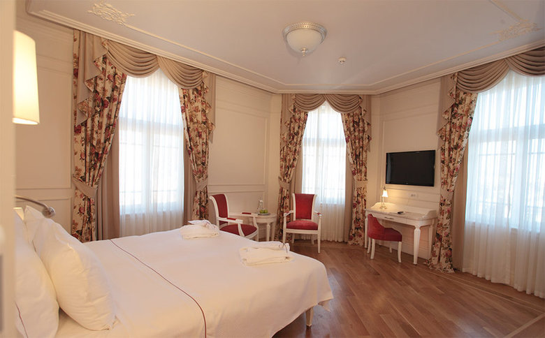 Corinne Hotel