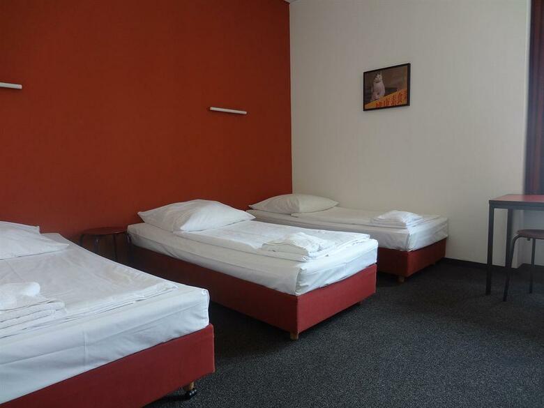 Hotel 103