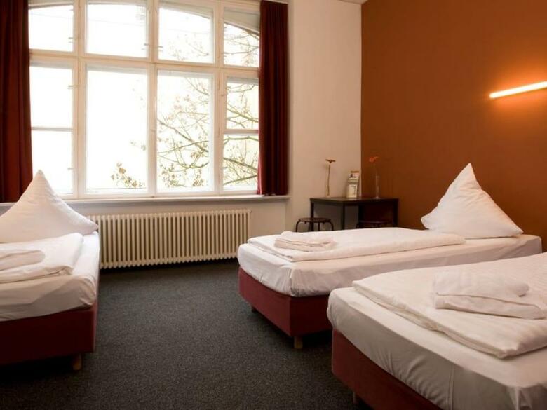 Hotel 103