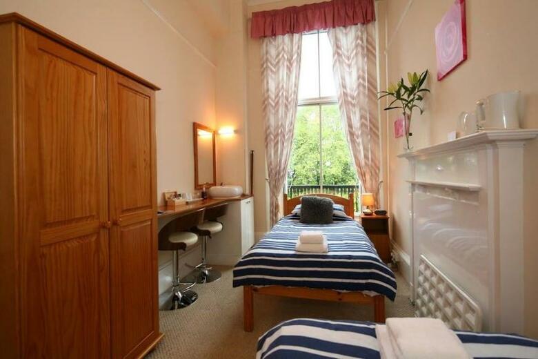 Hotel Halcyon House