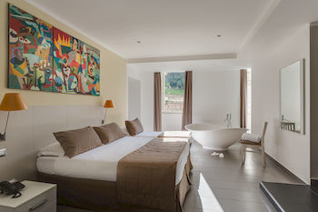 Hostal Trevi Palace Hotel