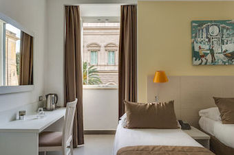 Hostal Trevi Palace Hotel