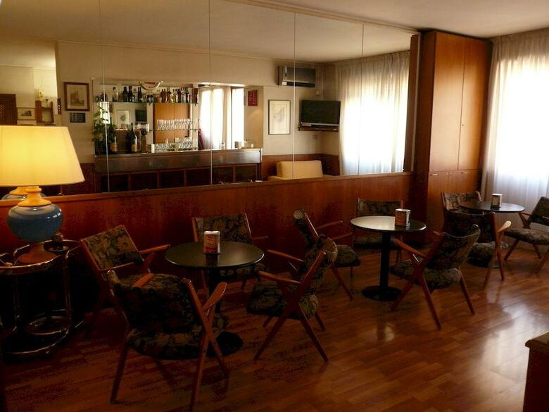 Radio Hotel