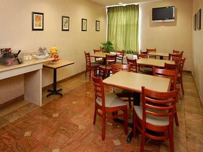 Hotel Comfort Suites Downtown South