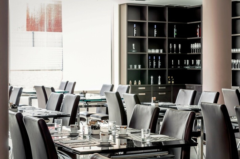 Hotel Exe Cunit Suites & Spa