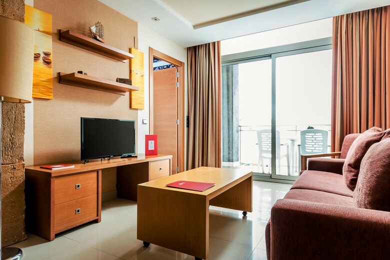 Hotel Exe Cunit Suites & Spa