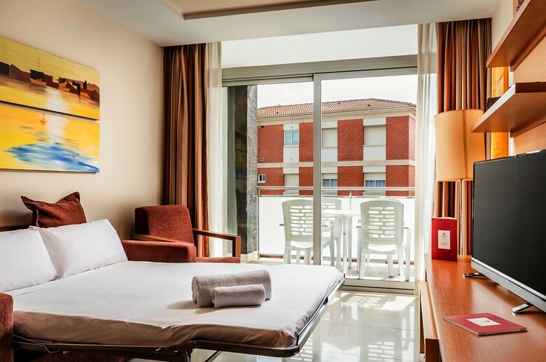 Hotel Exe Cunit Suites & Spa
