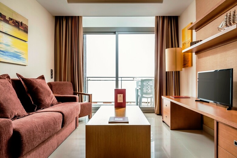 Hotel Exe Cunit Suites & Spa