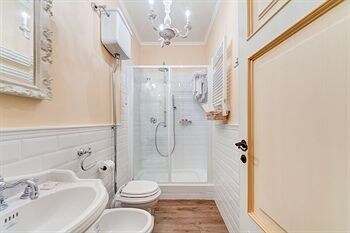 Sweetly Home Roma Luxury B&B