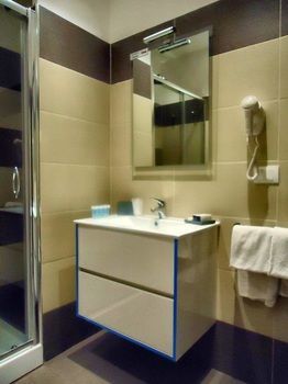 Hotel Dea Roma Inn