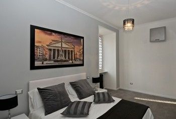 House & The City - Vatican Apartments