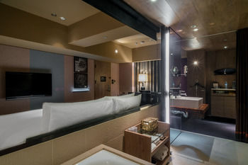 Hotel Quote (t Room)