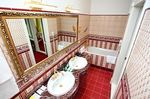 Royal Grand Hotel