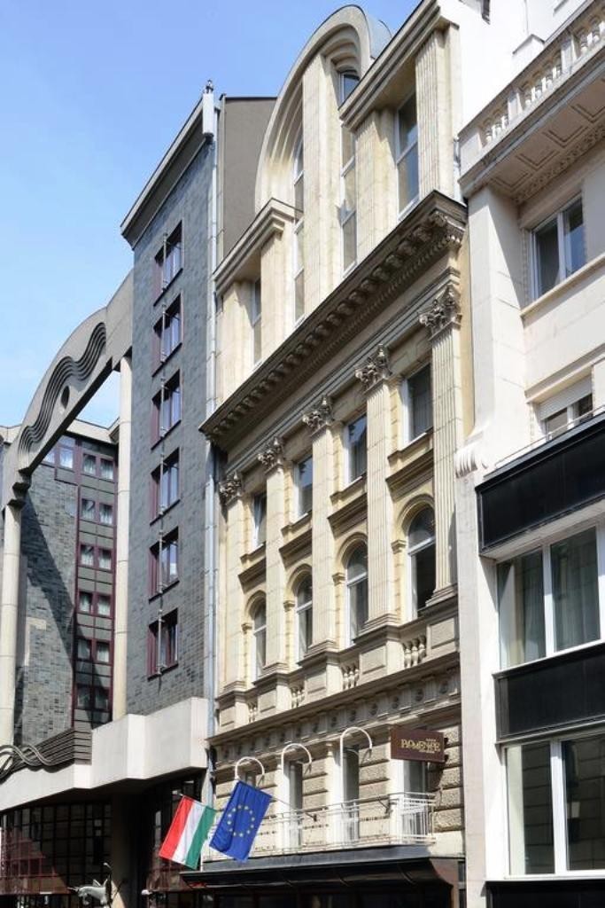 Promenade City Hotel
