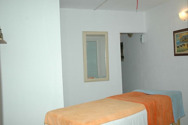 Arora Hotel