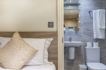 Shepherd's Bush Boutique Hotel