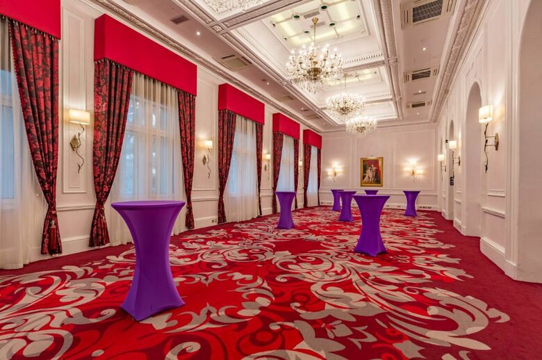 Amba Hotel Charing Cross