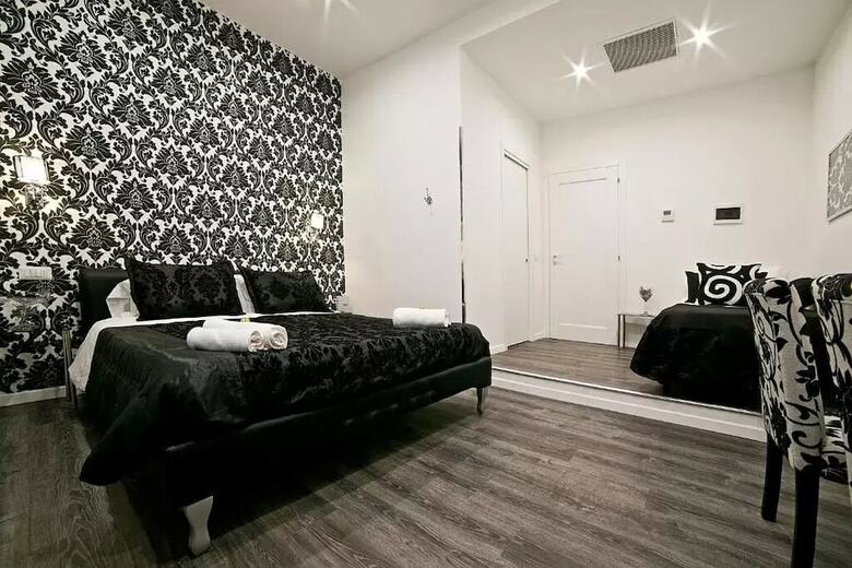 Bed & Breakfast Rome Key Luxury House