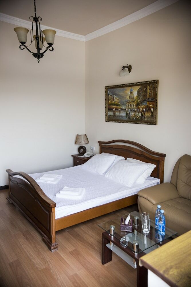 Hotel Capital