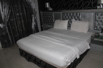 White Fort Hotel