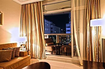 Adamo Hotel Apartments