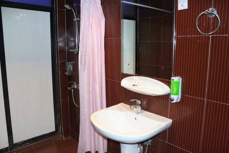 Grand Sina Hotel