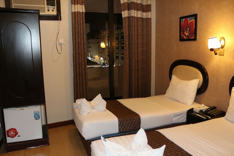 Grand Sina Hotel