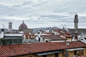 Hostal Florentia Suites