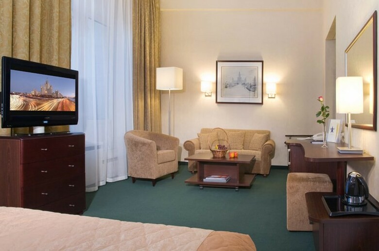 Hotel Aerostar