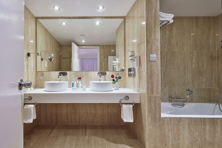 Hotel Grecian Bay