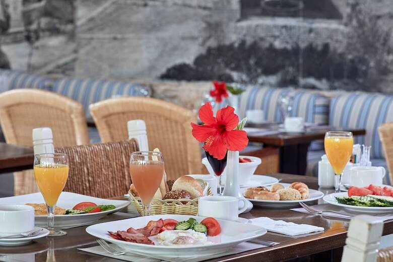 Hotel Grecian Bay
